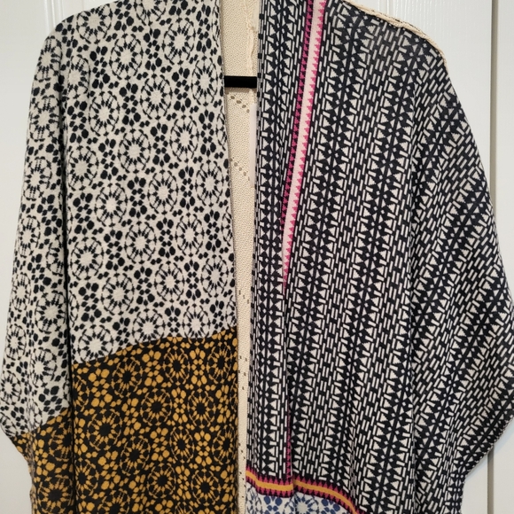 Anthropologie-Angel of the North Shawl - Picture 6 of 7